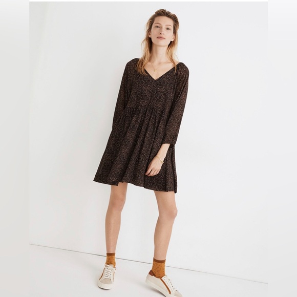 Madewell Dresses & Skirts - Madewell Crinkle Georgette V-Neck Babydoll Dress in Brushed Texture
